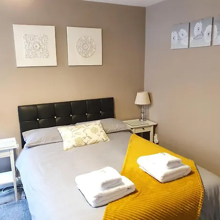 The Savile - Luxury - Your Next * Leeds (West Yorkshire)