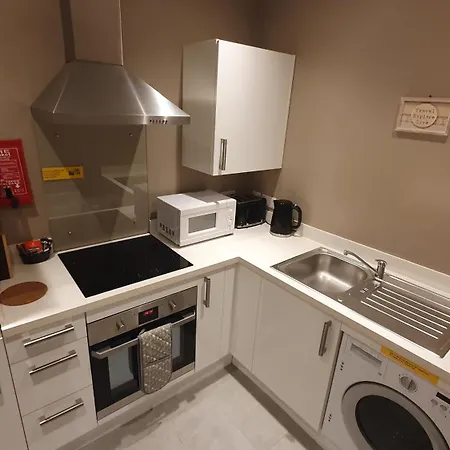 Modern 1-bed Free Parking Near Host, Leeds (West Yorkshire)