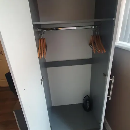 Apartament Modern 1-bed Free Parking Near Host, Leeds (West Yorkshire)