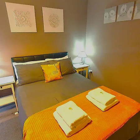 Apartament Modern 1-bed Free Parking Near Host, *