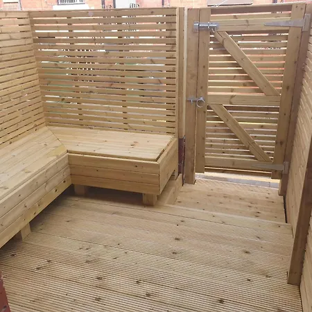 Modern 1 Bedroom Near Host Business Hub Free Parking *
