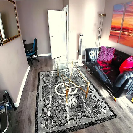 Modern 1-bed Free Parking Near Host, Apartament Leeds (West Yorkshire)