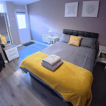 Modern 1-bed Free Parking Near Host, Apartament Leeds (West Yorkshire)