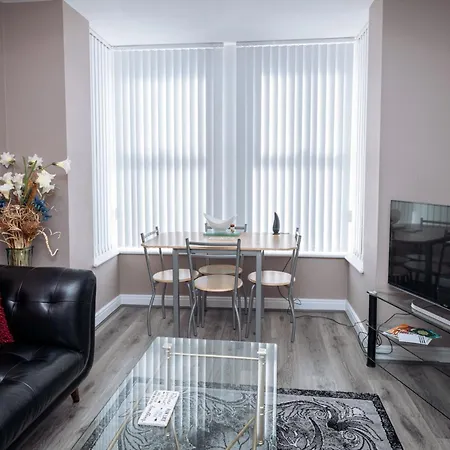 Modern 1-bed Free Parking Near Host, Leeds (West Yorkshire)