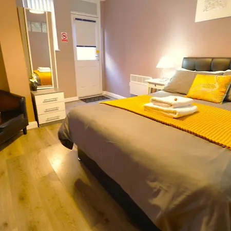 Modern 1 Bedroom Near Host Business Hub Free Parking